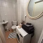 Daire Cozy Flat With Fireplace Tallinn