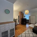 Daire Cozy Flat With Fireplace Tallinn