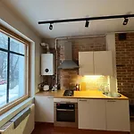 Daire Cozy Flat With Fireplace