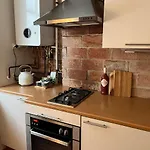 Cozy Flat With Fireplace Daire *