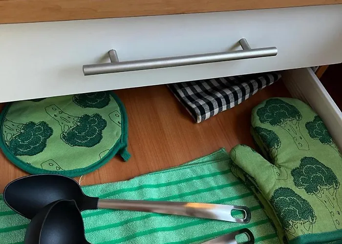 Cozy Flat With Fireplace *